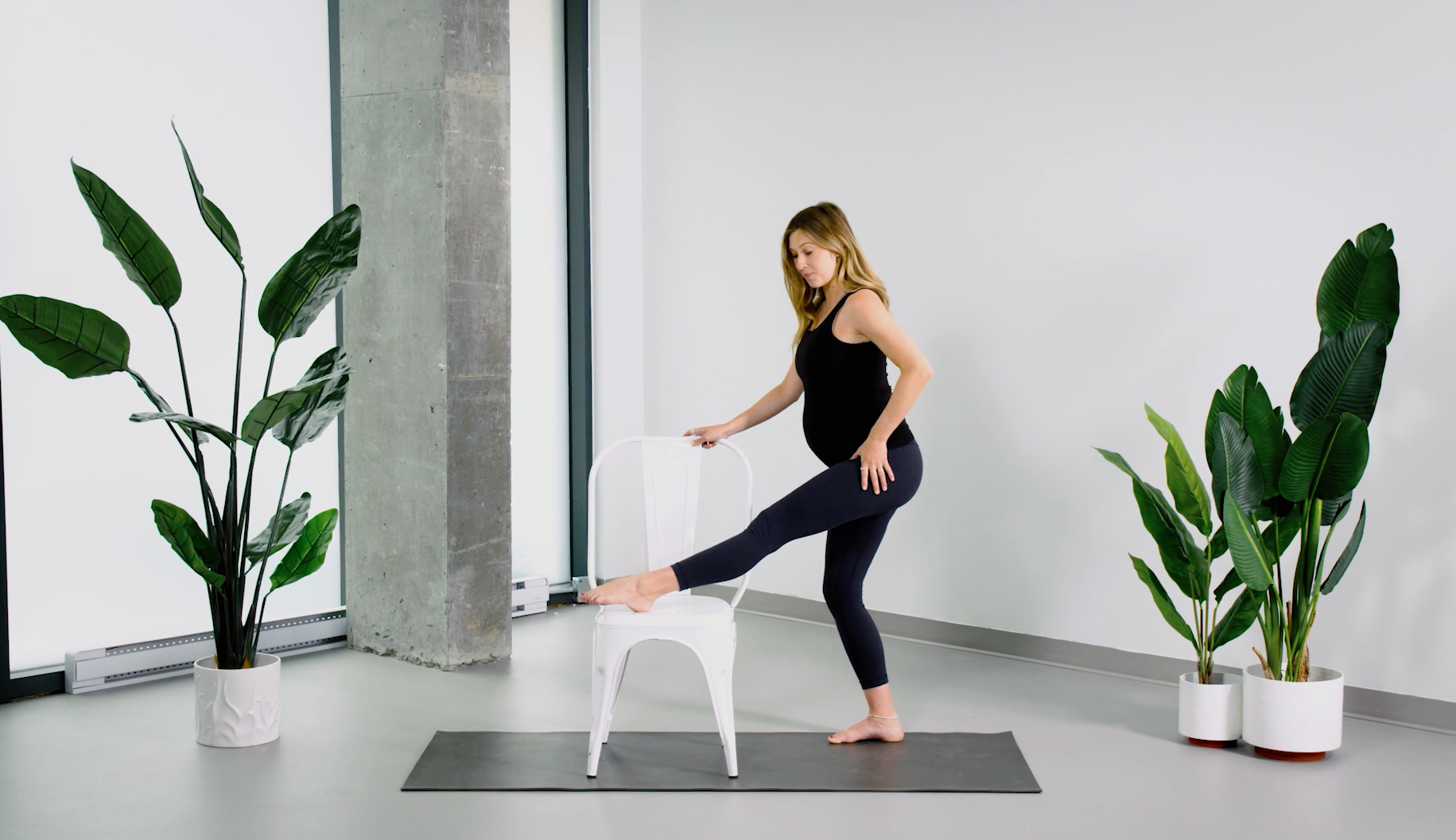 Prenatal | Stretch & Strengthen at the Barre