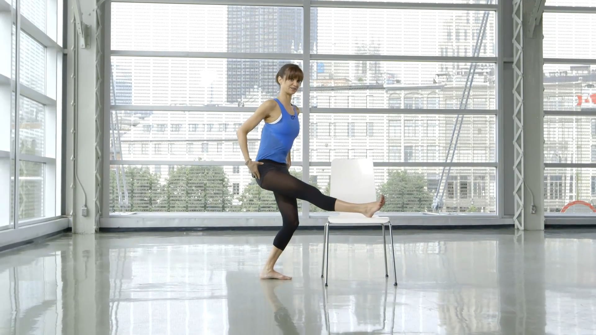 Étirement à la barre avec Sahra Esmonde-White