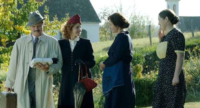 MOM AND OTHER LOONIES IN THE FAMILY