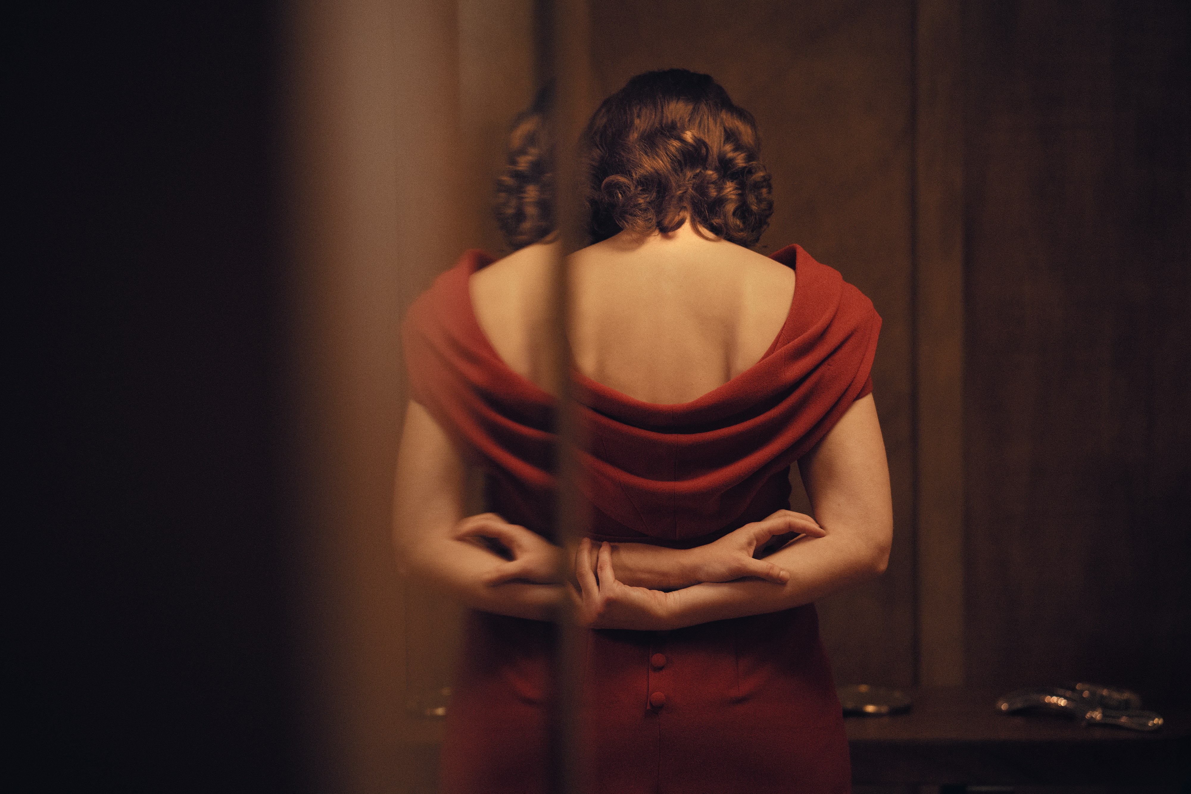 WOMAN UNKNOWN
