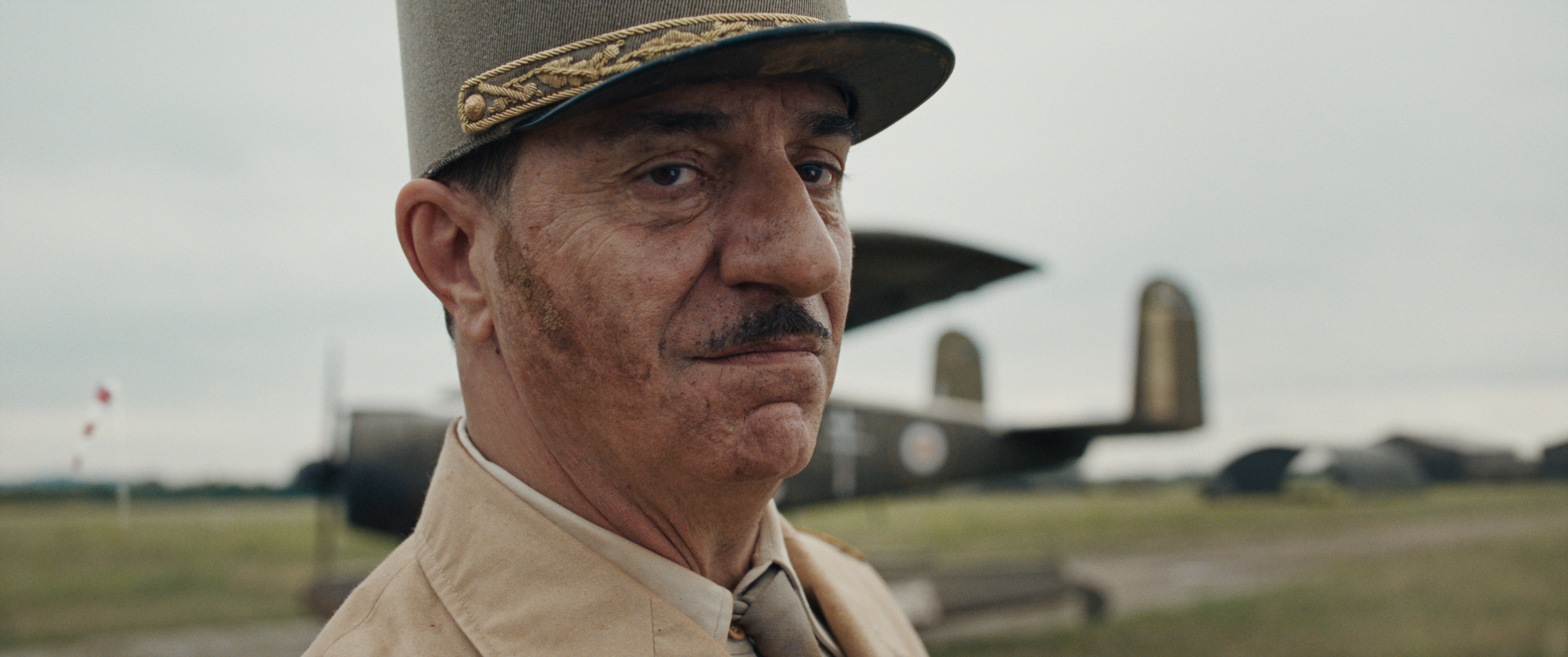 DE GAULLE (PART 1): RÉSISTANCE