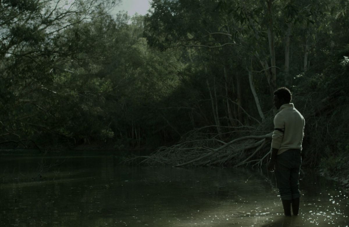 WE ALL LOVE THE SEA SHORE