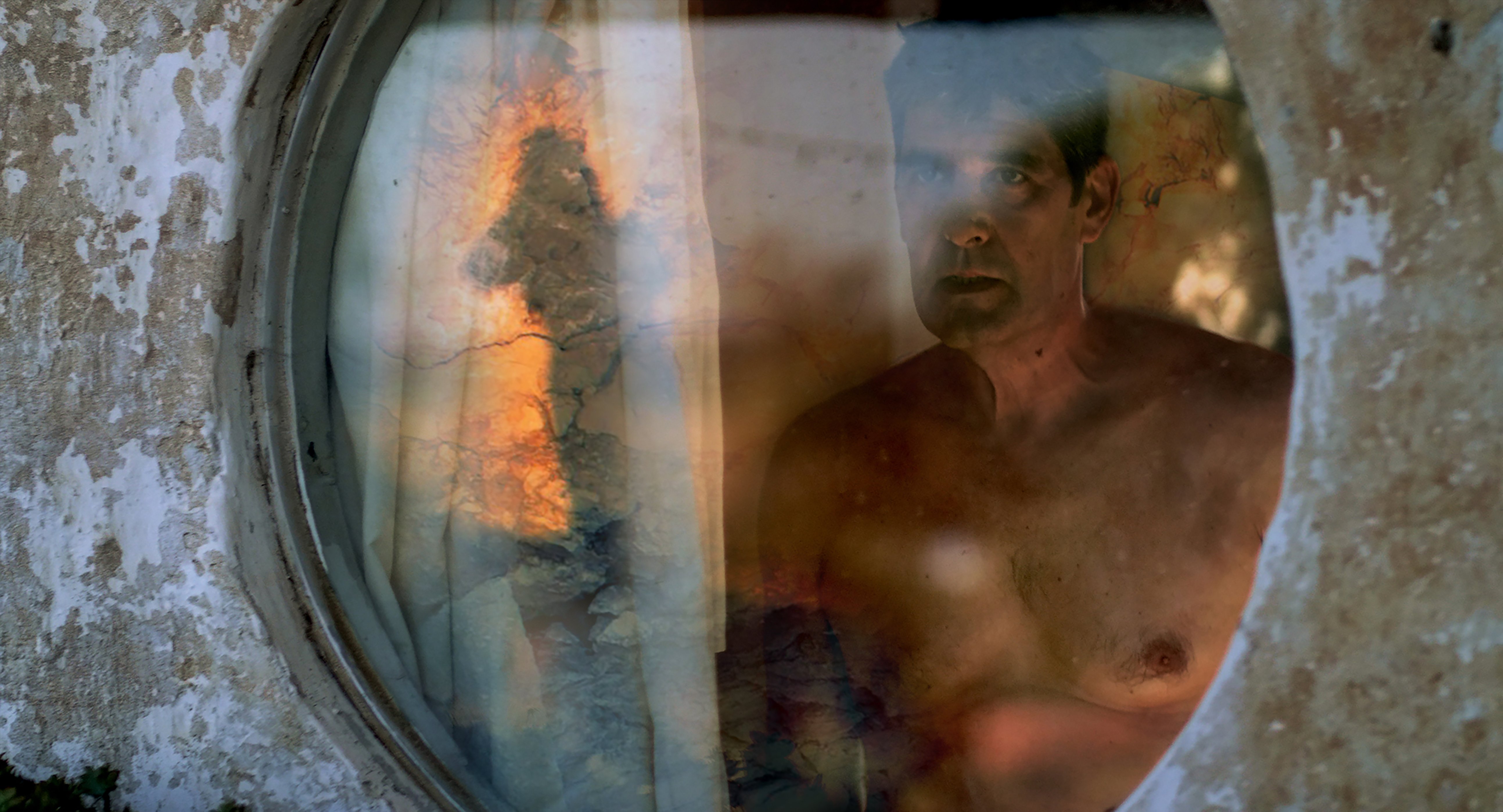 LIGHT FALLS VERTICAL