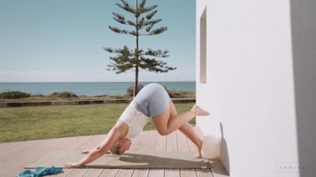 Pilates matwok ft. flexband and mini stability ball