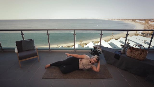 Pilates Core Series - #6 Obliques with the mini stability ball