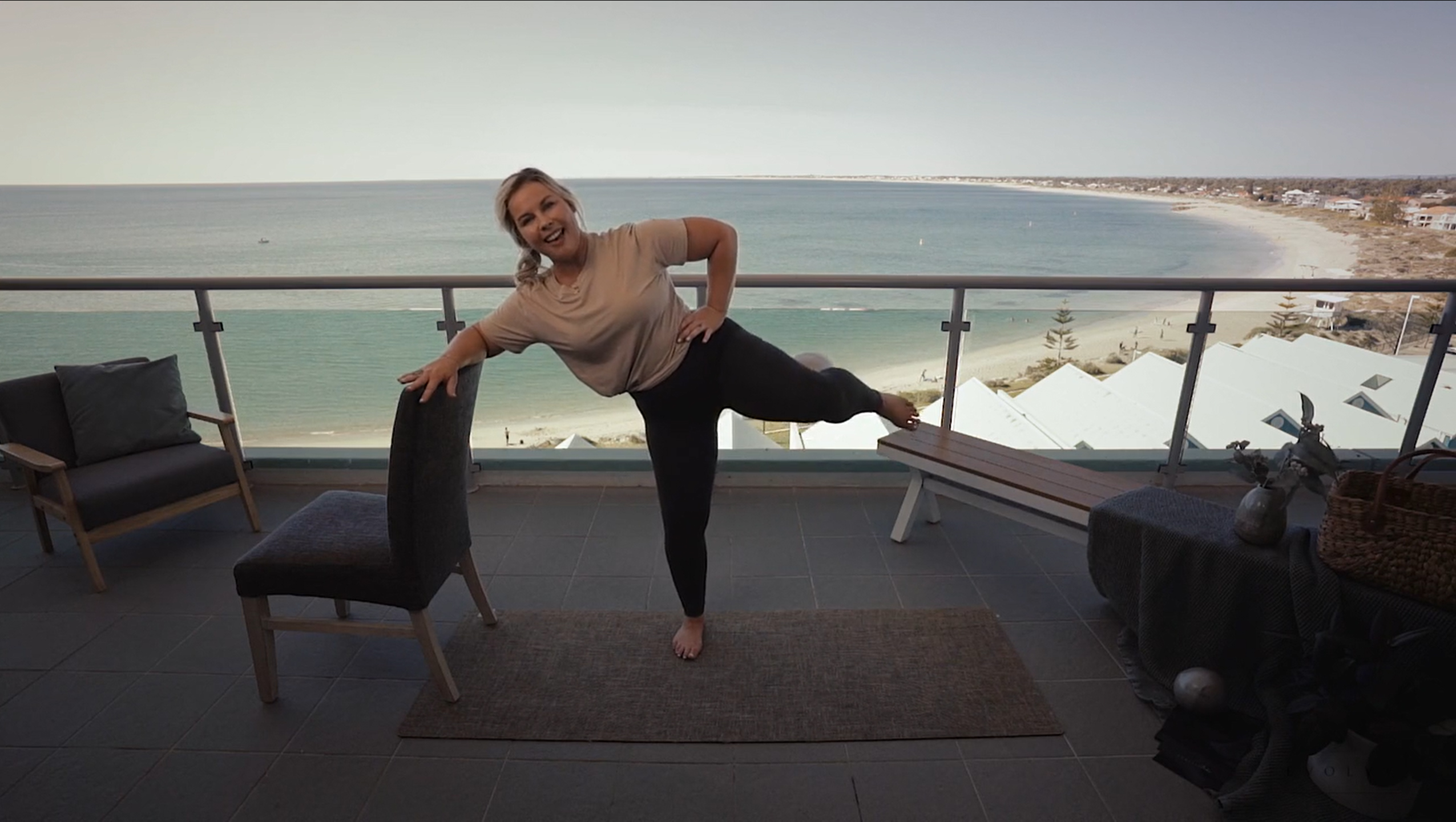 Pilates Barre Sculpt - Thighs