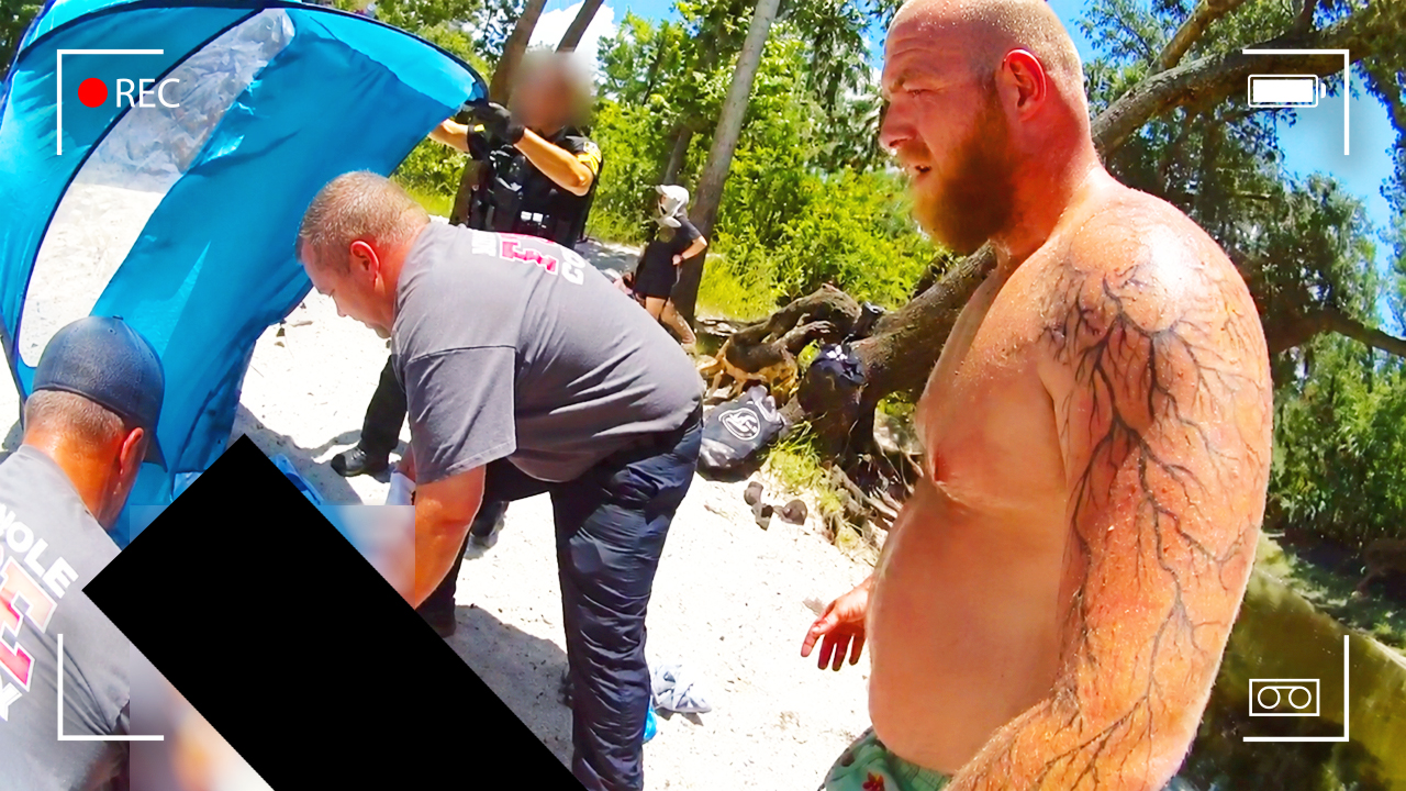 Man Fights 13-Foot Gator As It Death Rolls His Girlfriend