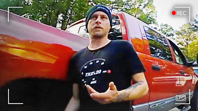 Kidnapper Realizes Cops Found His Vic...