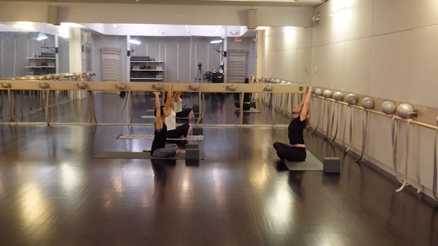 In-studio: Flow Yoga with Claudia Jasper, 10.9.19
