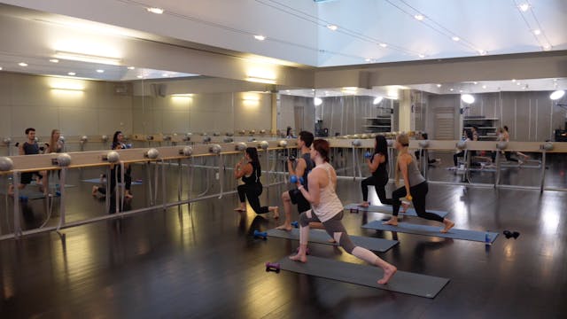In-studio: Yoga with Weights with Nic...