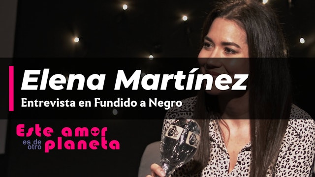 La actriz Elena Martínez visita Fundido a Negro