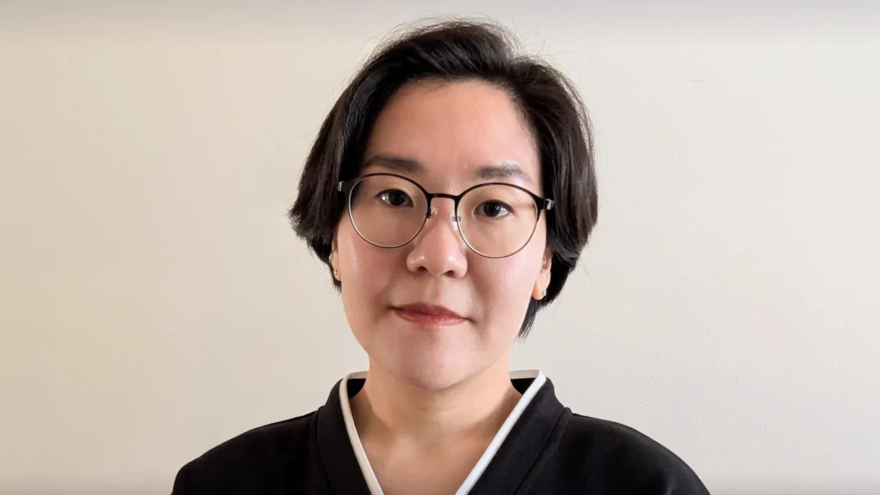 Debut Pick: Jiyoung Han on Honey in the Wound