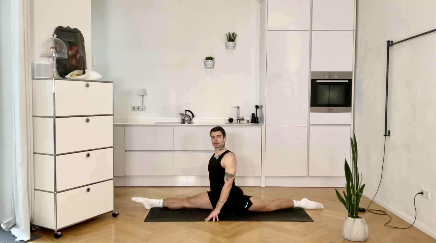 25 Min -  Split Focus Stretch & Mobility (ADVANCED) 