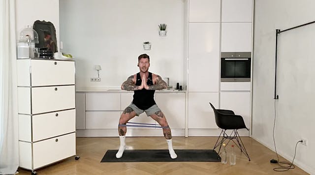 9 Min - Barre Pliè Combo