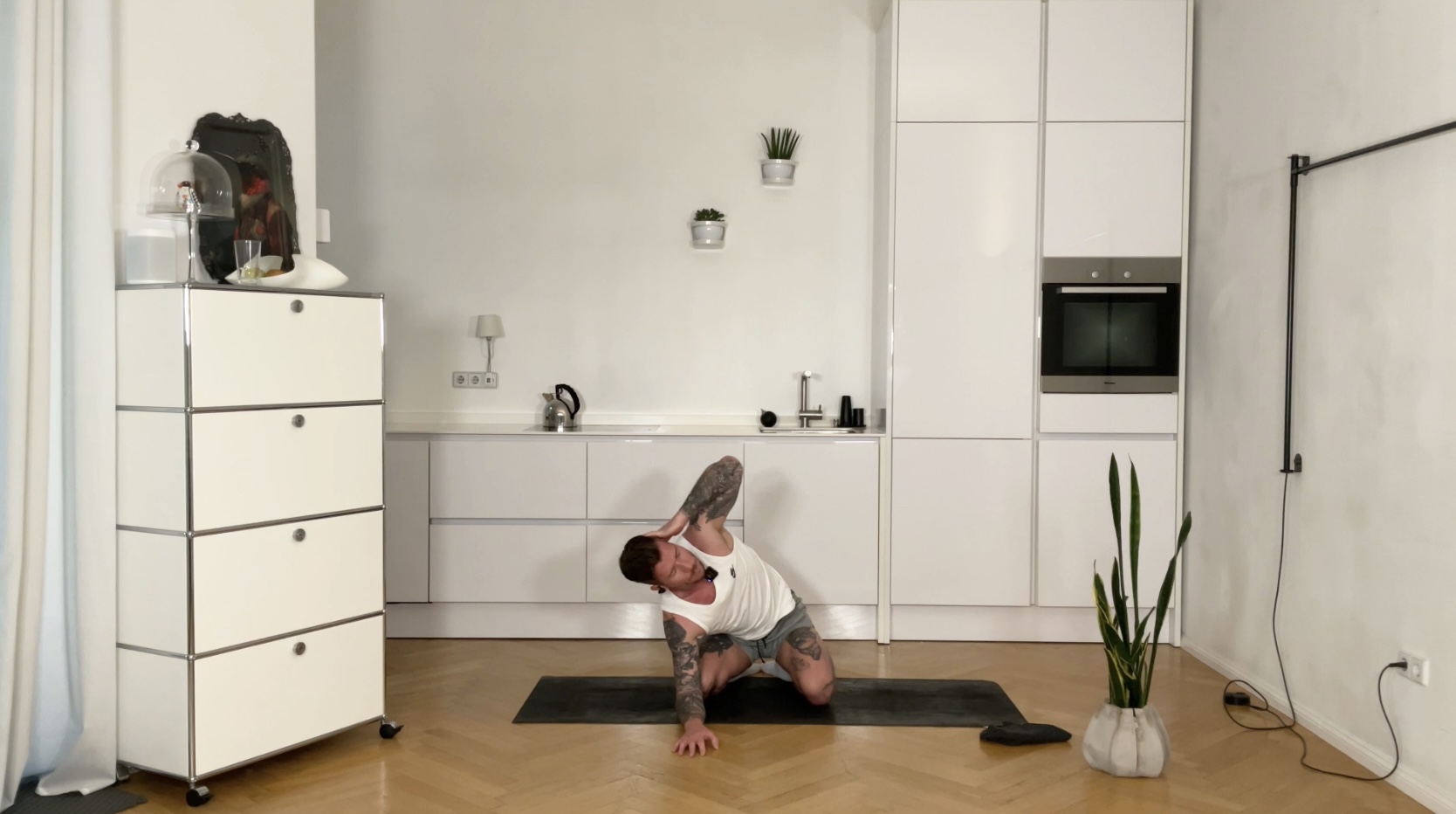 25 Min - Back & Spinal Focus Stretch & Mobility