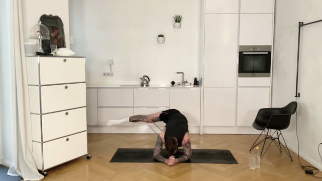 8 min Barre Booty