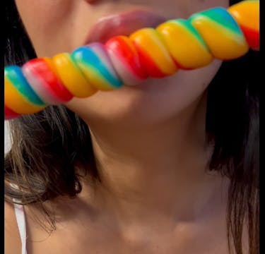This lollipop is so hard