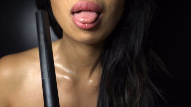 Licking sensual a long mic