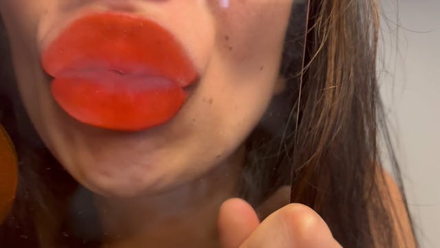 Glass kissing