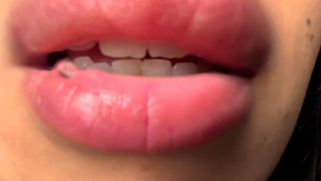 Sensual (glass) lenslicking and kissing