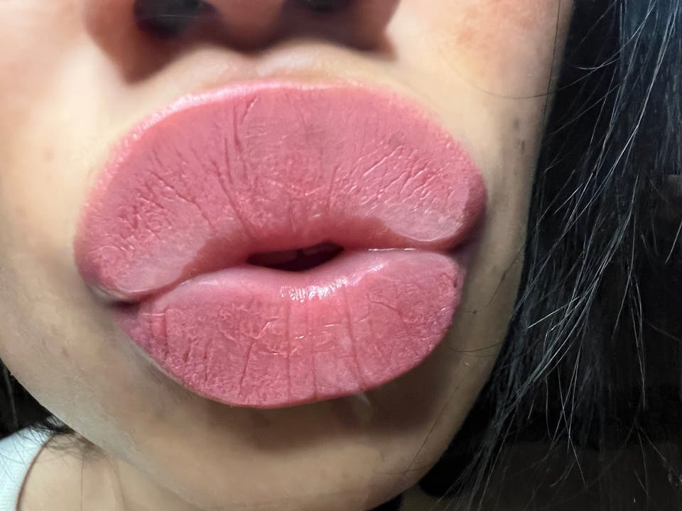Glass kissing and glass licking