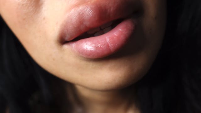 Teaching you how to French kiss step by step