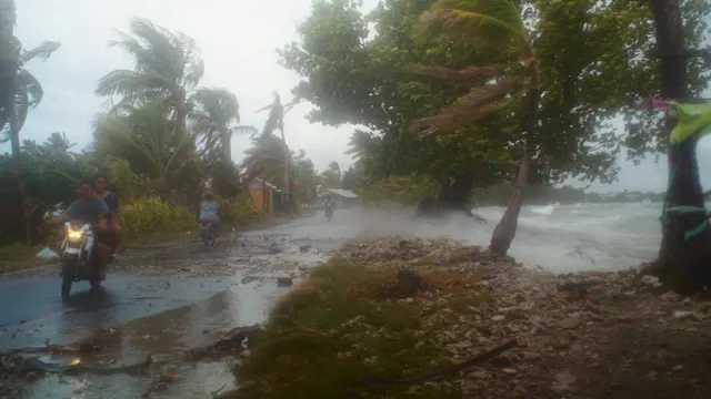 The Ten Commandments: 2. Images from Tuvalu | Short