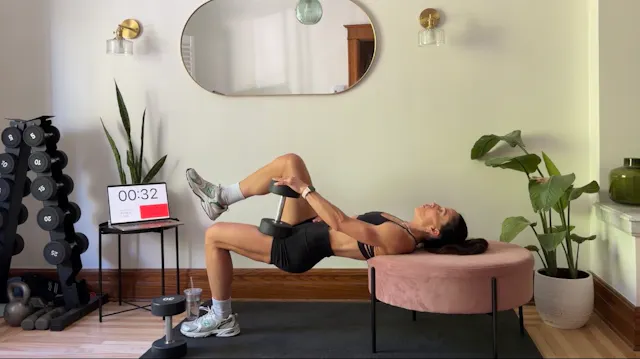 18 MINUTES - STRENGTH BOOTY BURN