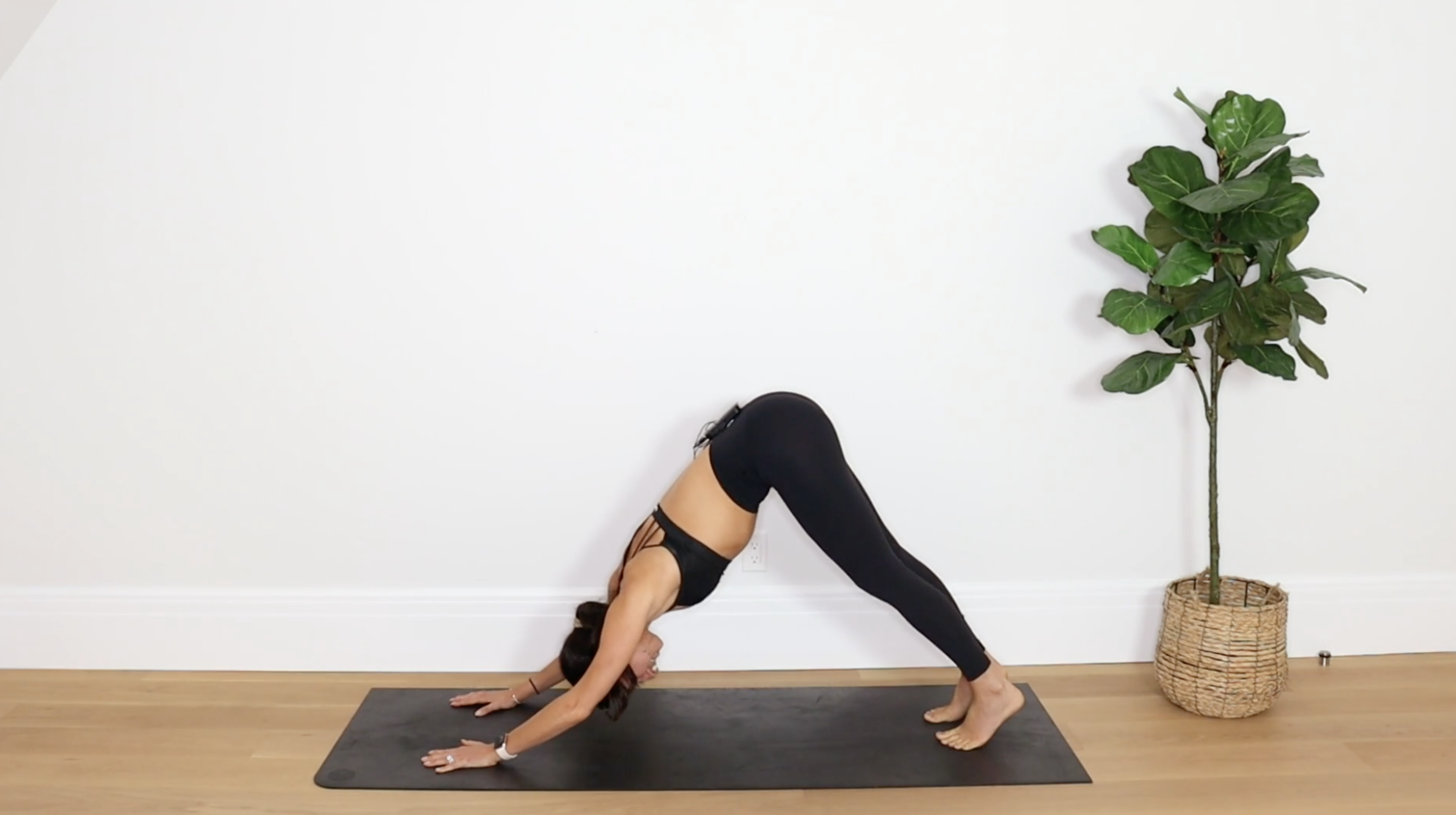 24 Min Energizing Pilates Flow 1