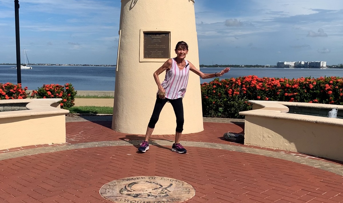 2 Minute Charleston Dance Workout For A Quick Energy Boost