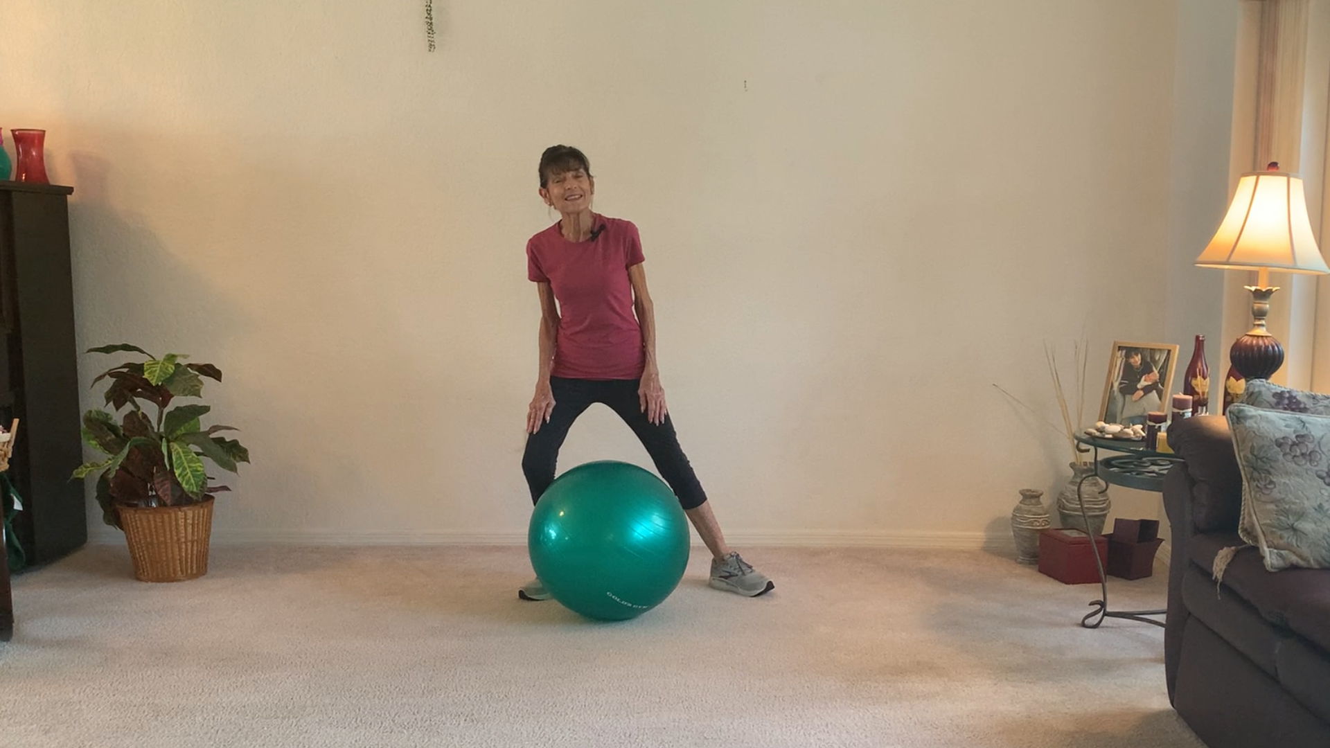 10 Minute Gentle Stretch With An Exercise Ball