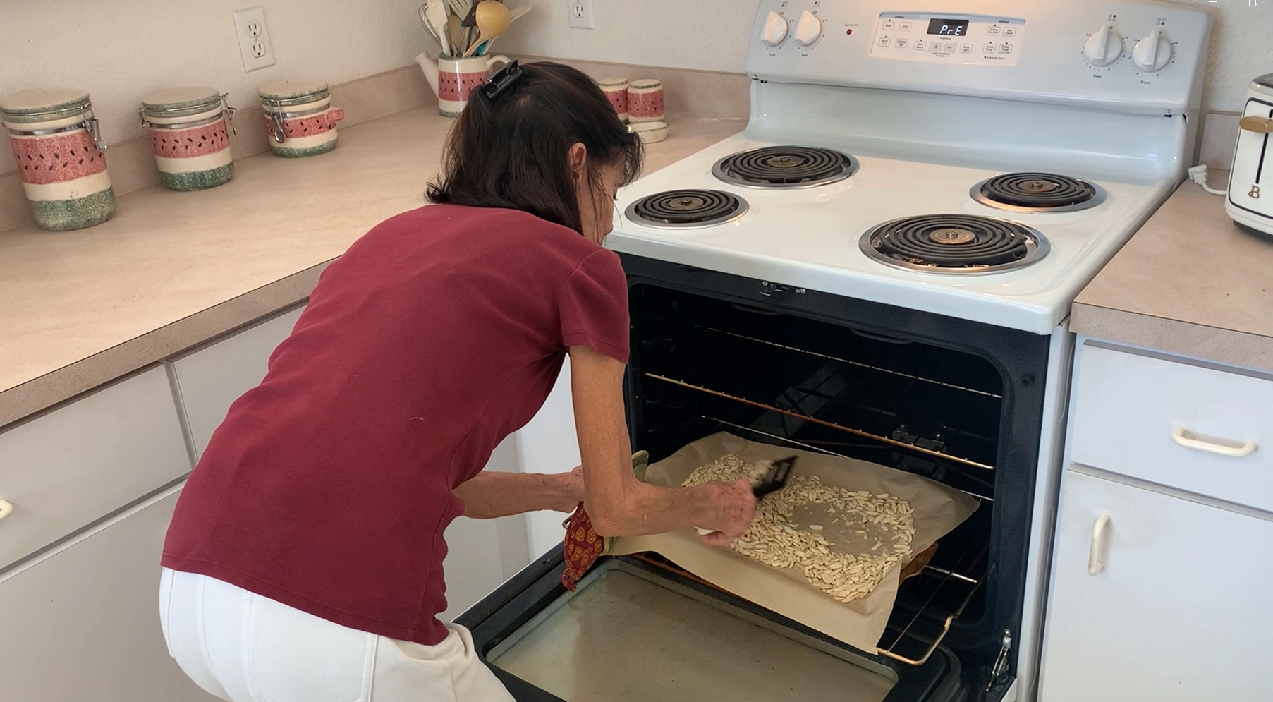 [Member Exclusive] How to Make Homemade Almond Butter