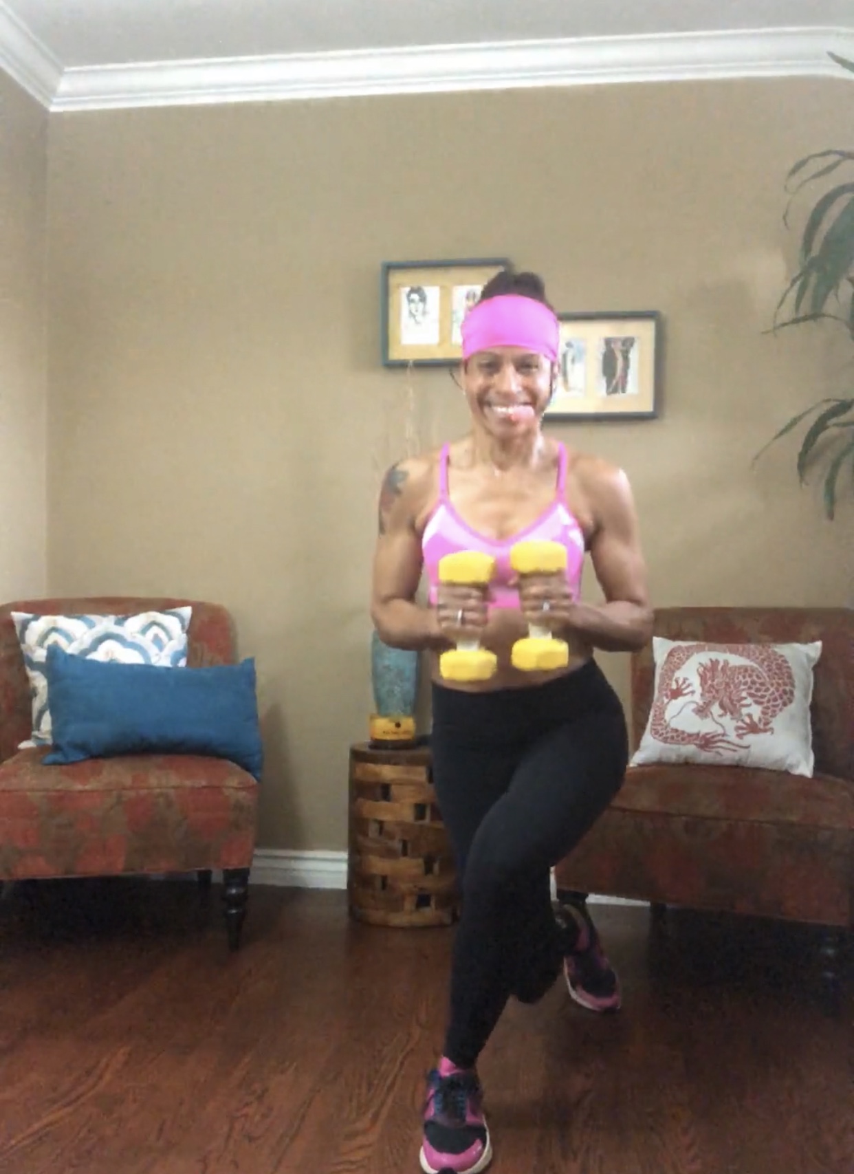 Kickfit Cardio Sculpt/HIIT Circuit: Light to Medium Dumbbells & Mat 