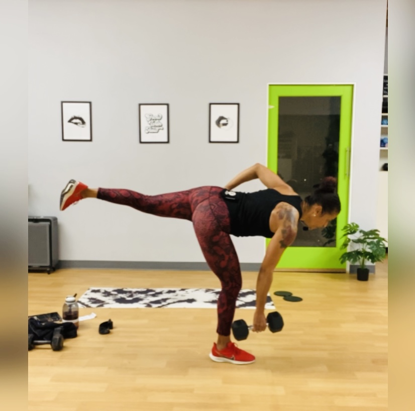 Compound & Core In Studio Flow 13: Single Medium Dumbbell, Booty Band & Mat