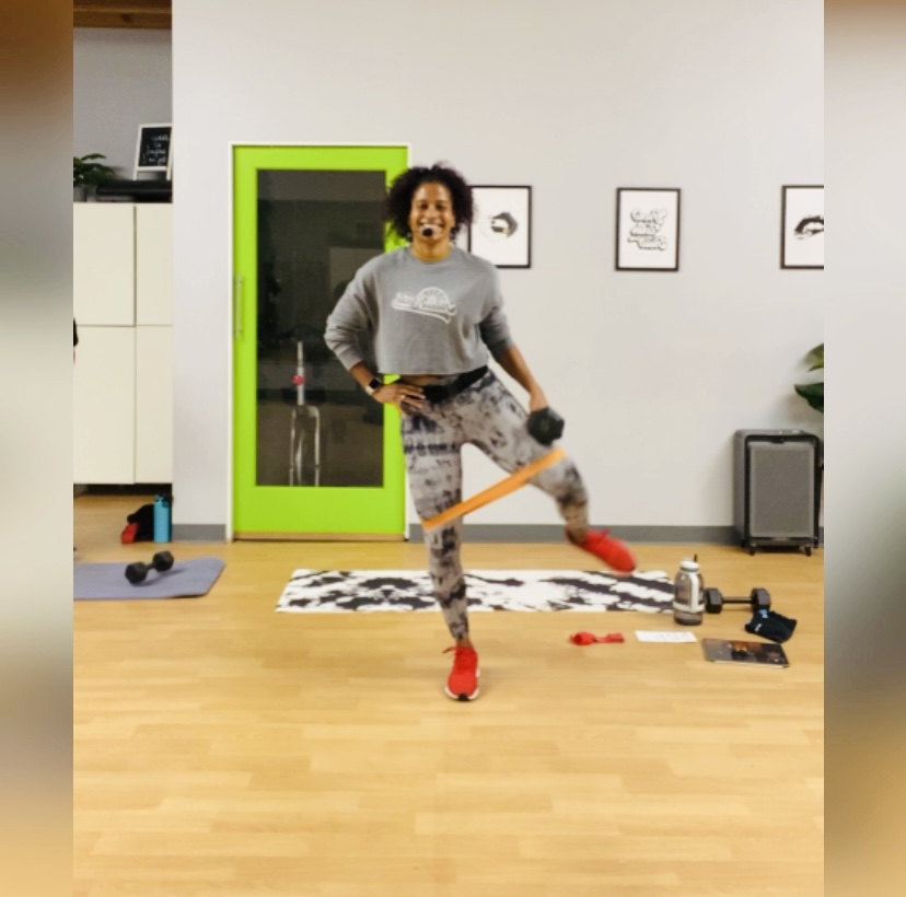 Compound & Core In Studio Flow 6: Single Medium Dumbbell, Booty Band & Mat