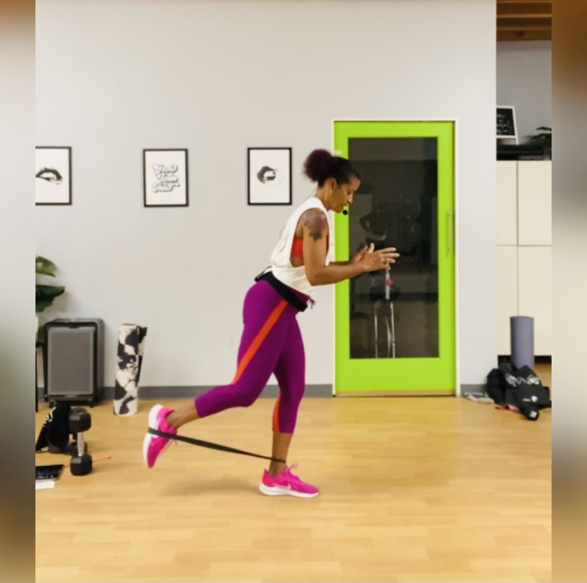 Compound & Core In Studio Flow 8: Single Medium Dumbbell, Booty Band & Mat