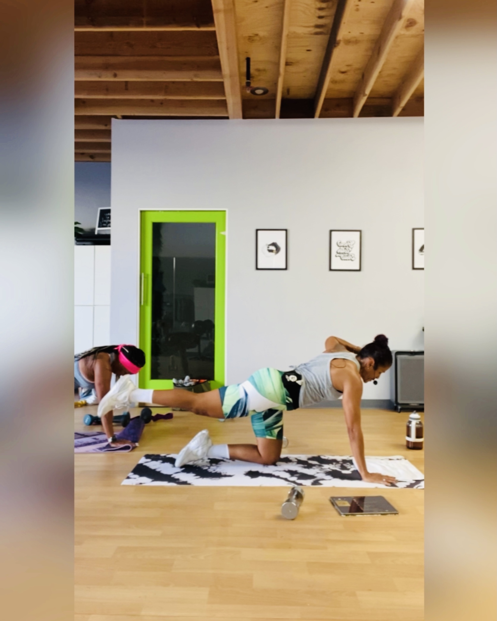 Kickfit Cardio Sculpt/HIIT Circuit: Light & Medium Dumbbells & Mat