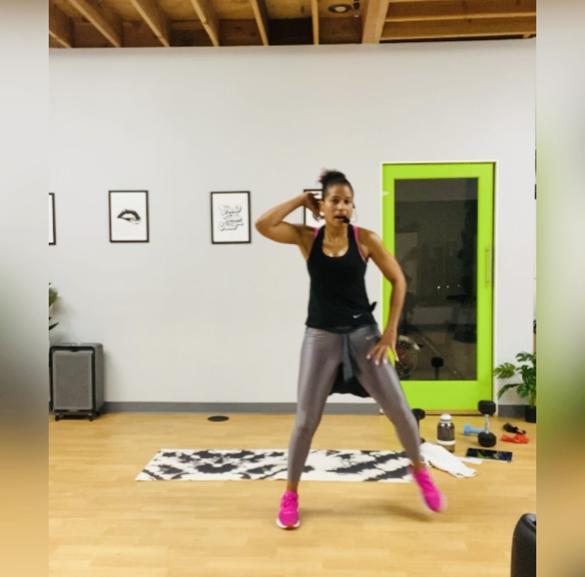 Compound & Core In Studio Flow 14: Single Medium Dumbbell, Booty Band & Mat