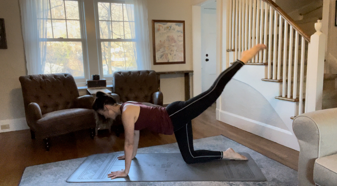 14 Minute Strengthening Pre + Postnatal Friendly Flow