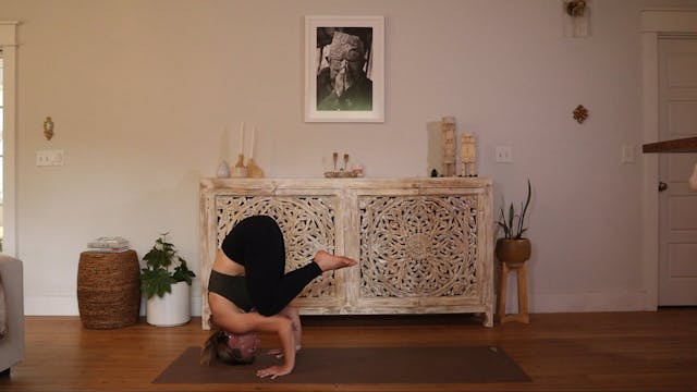 Tripod Headstand to Crow transition