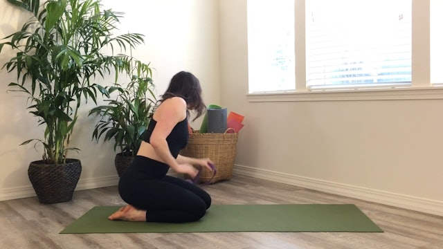 DAY 15/30 Beginner Yoga Series Back & Shoulder Flexibility