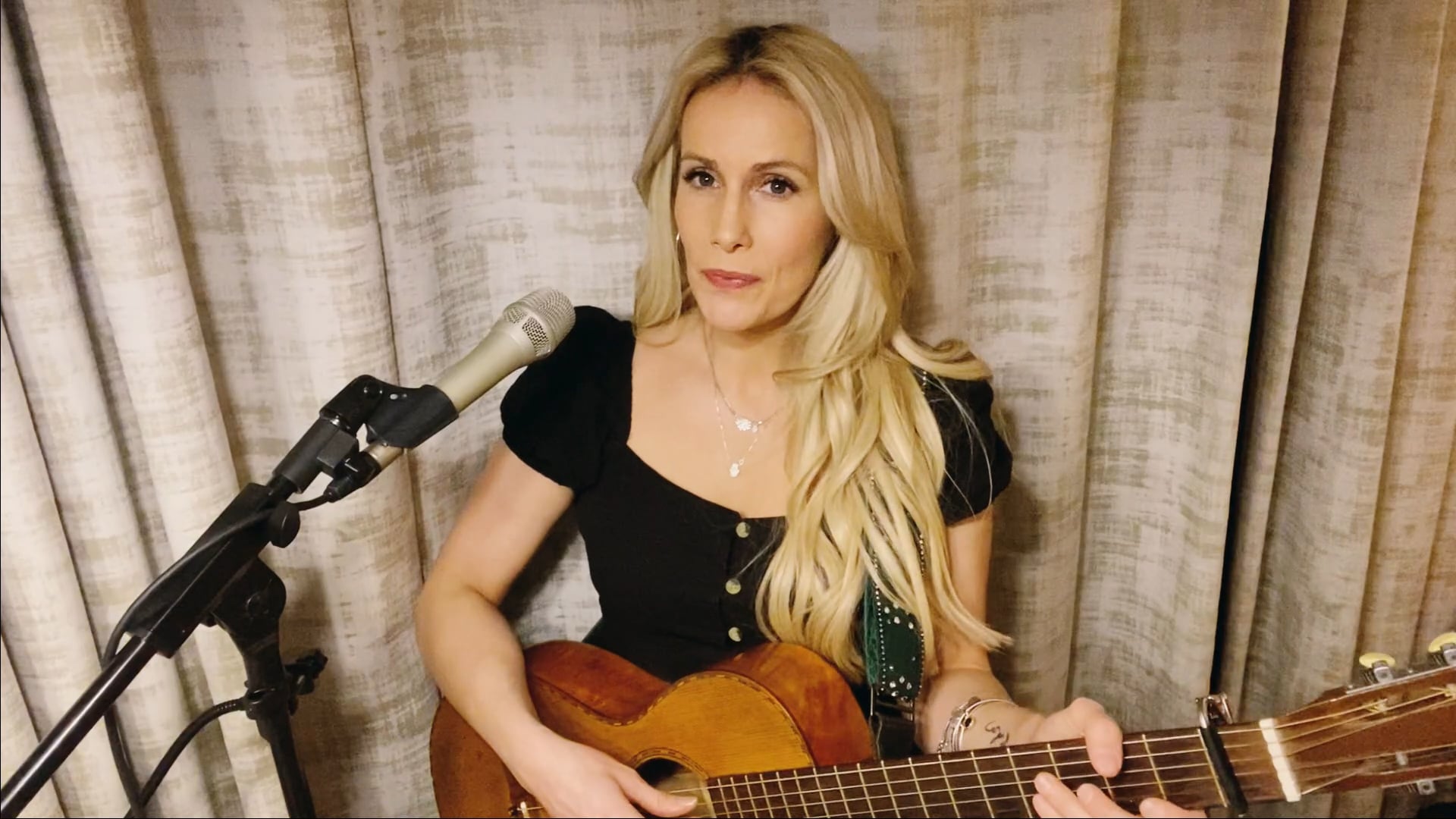 Heidi Talbot at the Folk On Foot Festival Of LOVE