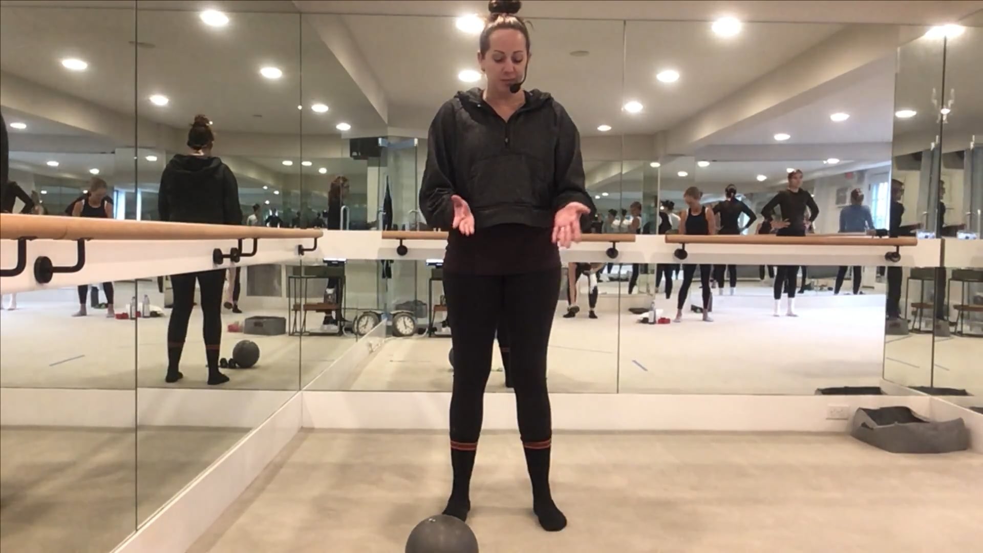 45 min In-Studio Express with Lisa, Thursday, January 15th, at 8:00 AM.