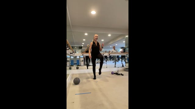 Forme Method with Laurie, with studen...