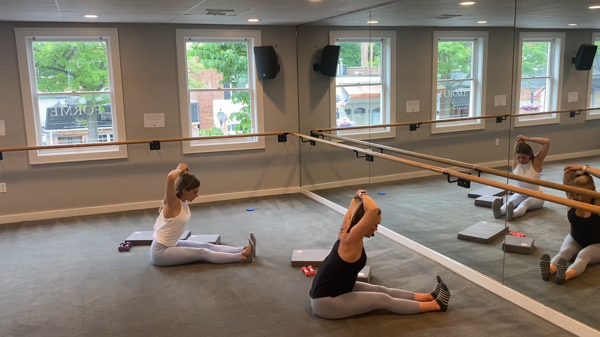 Forme Method Class with Lauren & Dana