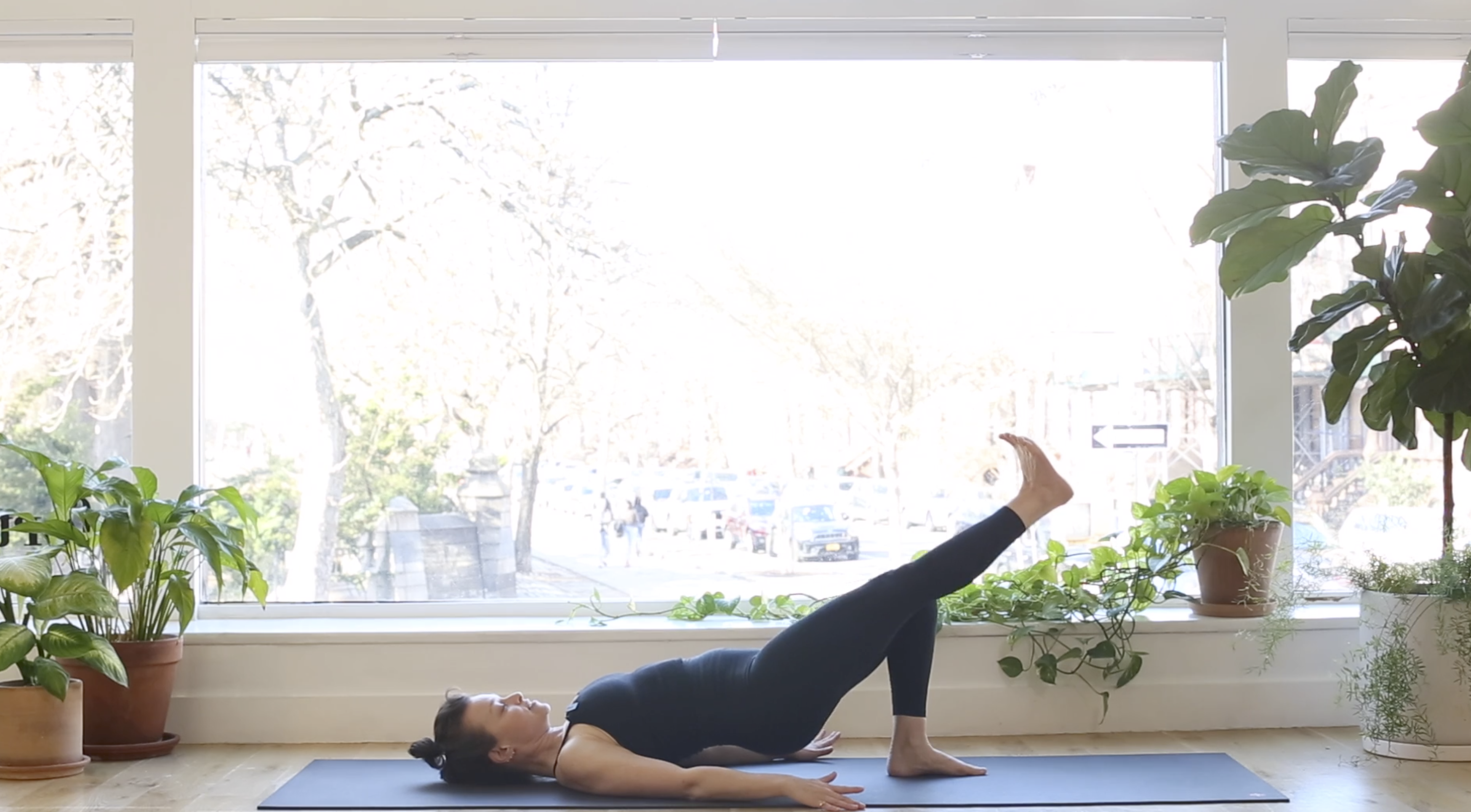 71. Build Your Fort Glutes & Hamstrings w/Ashley R.