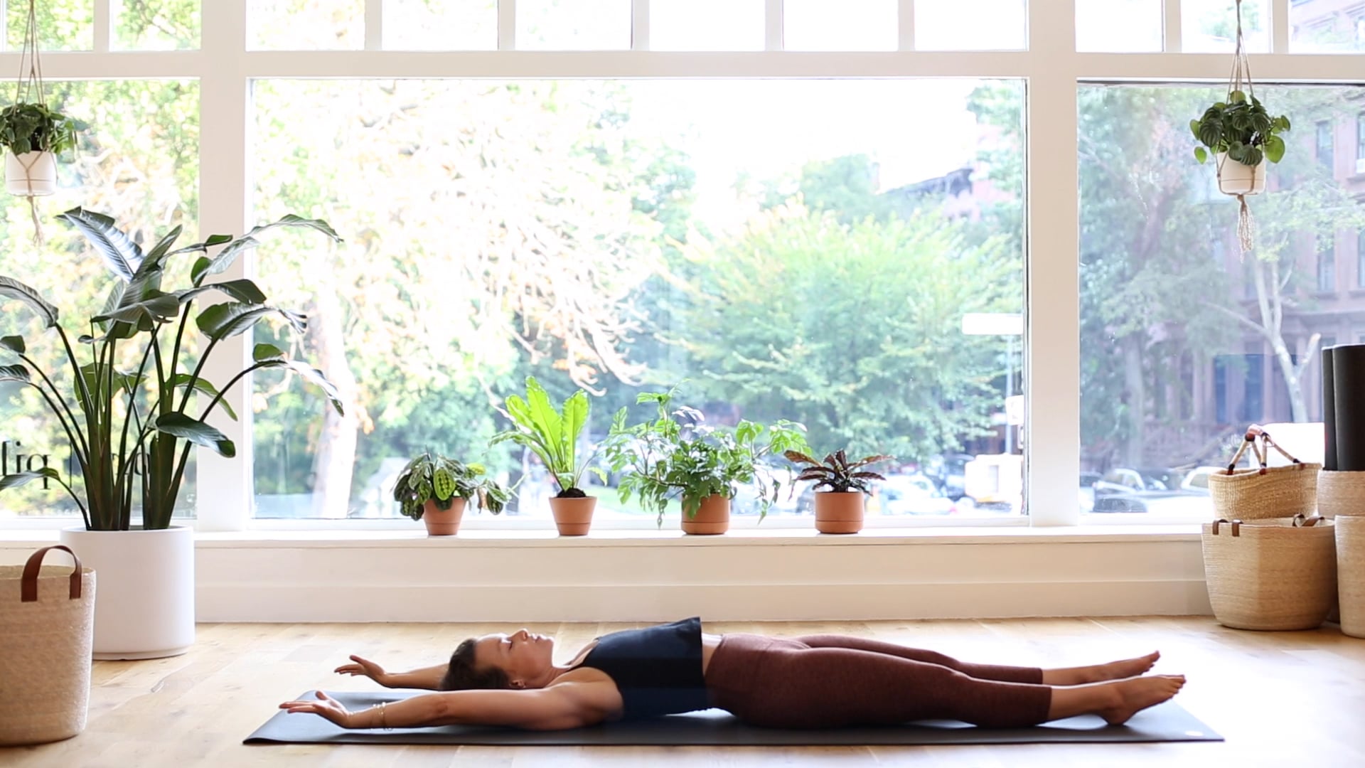 23. Build Your Fort - Ab focused w/Ashley R.