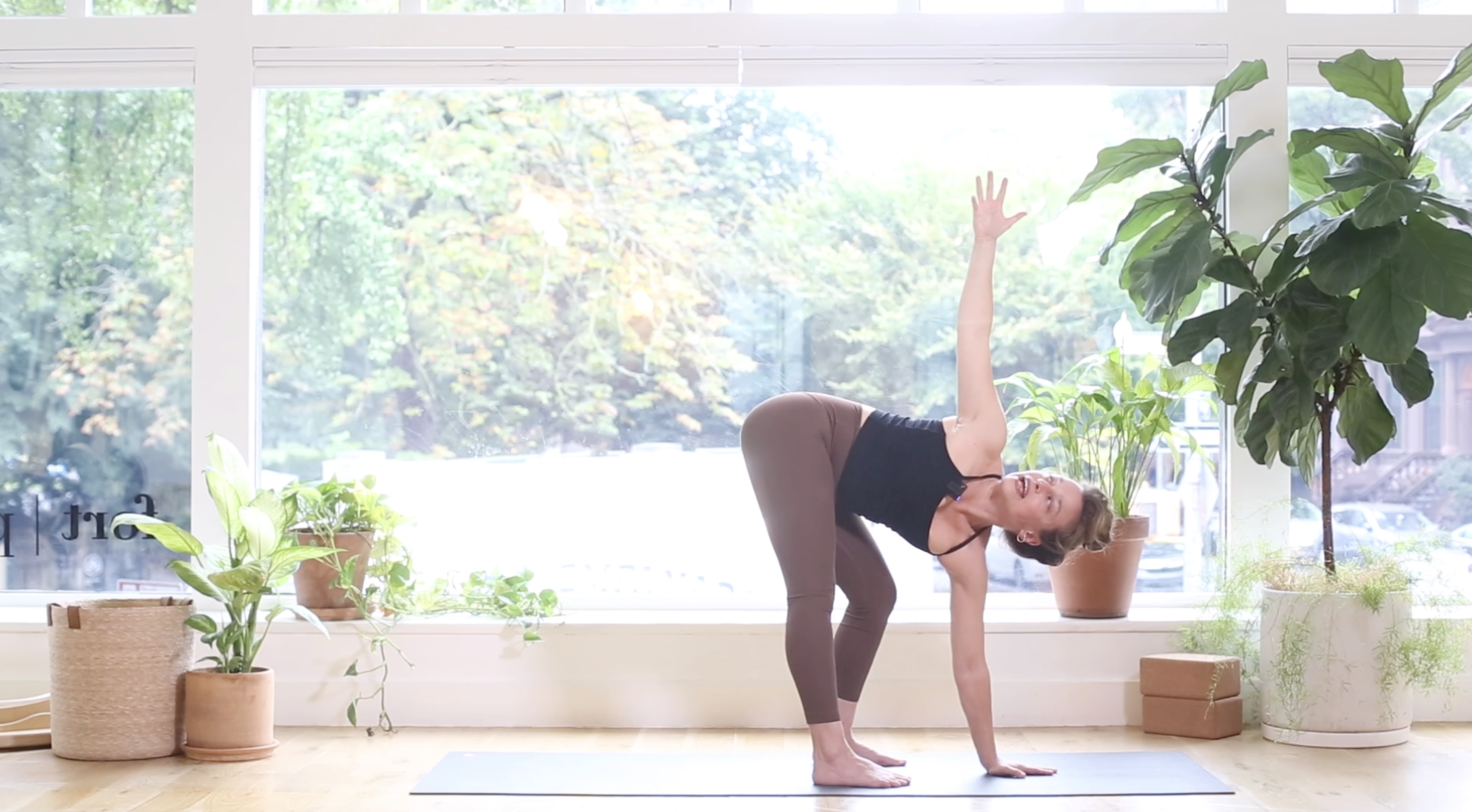 75. Build Your Fort: Twist w/Ashley R.