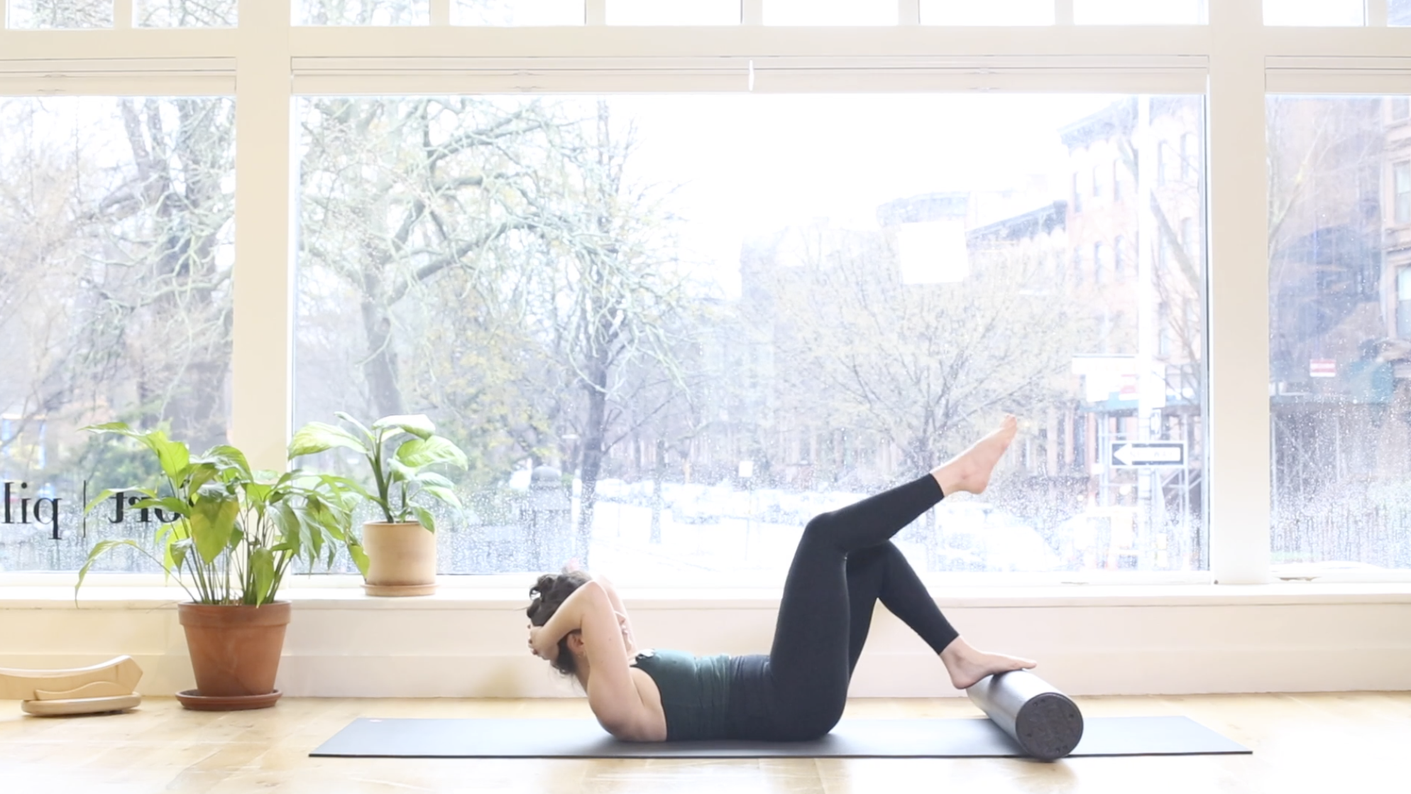 72. Build Your Fort: Foam Roller Abs w/Ashley R.