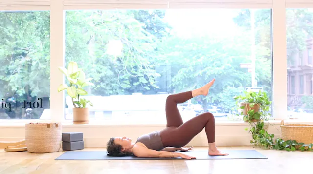 82. Build Your Fort: Glutes w/Ashley R.